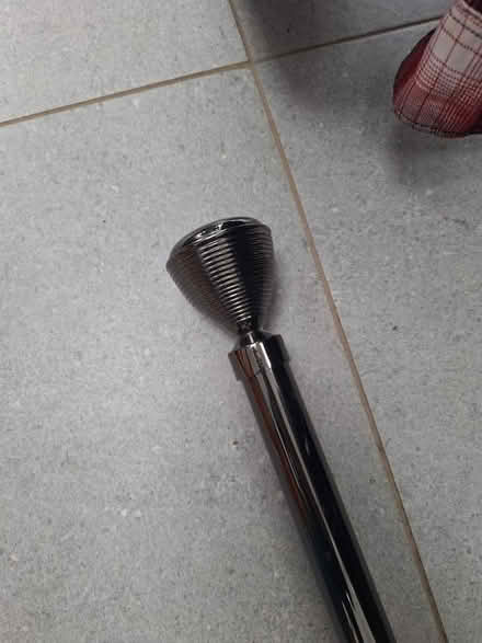 Photo of free Extendable curtain pole (CR5 old coulsdon) #1