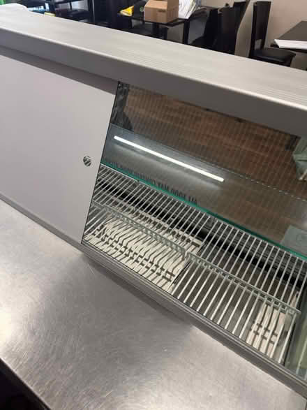 Photo of free refrigerated display (Co153ah) #4