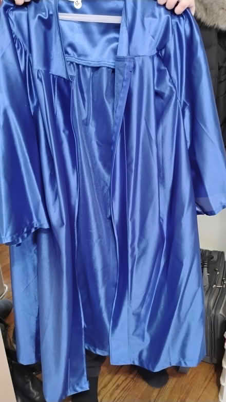 Photo of free 2 graduation robes (Hawthorne) #2