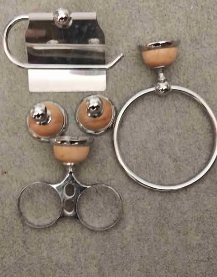 Photo of free bathroom stuff (Lye Valley OX3) #1