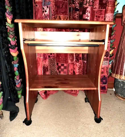 Photo of free computer desk (High Town Bridgnorth) #2