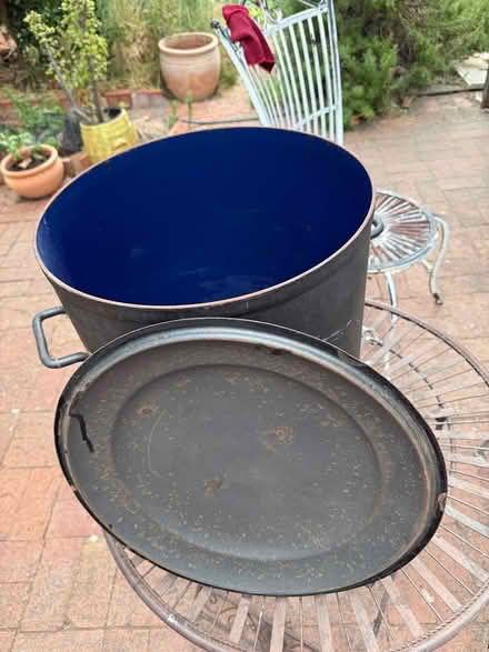 Photo of free large metal cooking pot (Prospect) #3