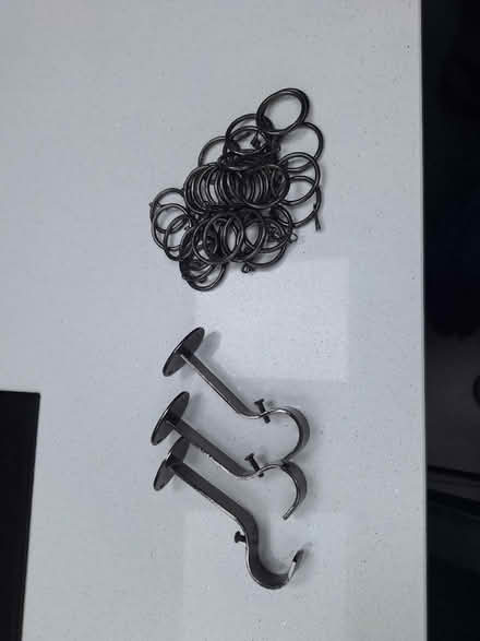 Photo of free Extendable curtain pole (CR5 old coulsdon) #4