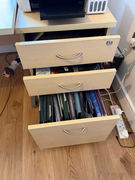 Photo of free Desk and filing cabinet/drawers (Chester CH1) #1