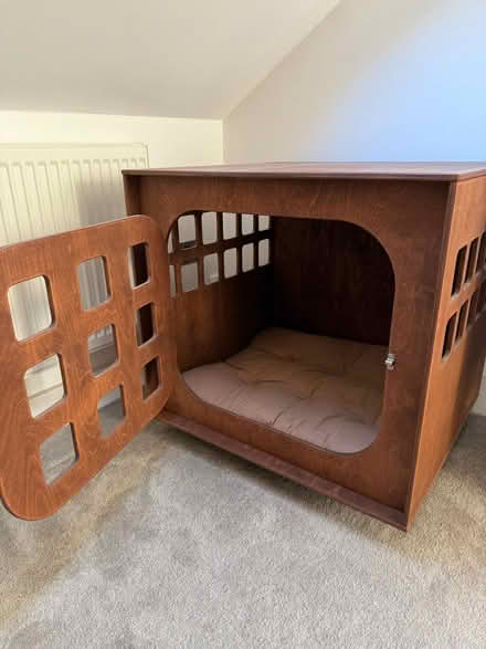 Photo of free Pet Crate - almost new condition (E7 0lj) #1
