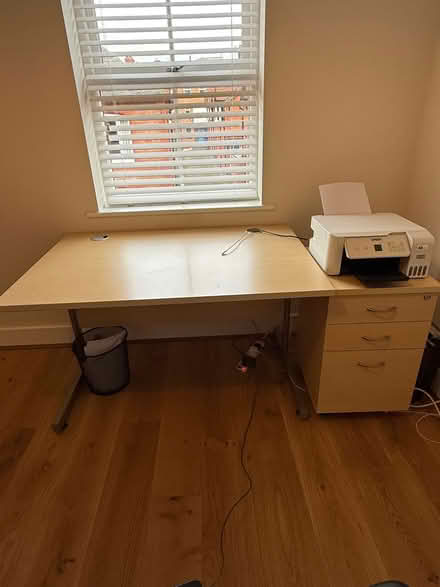 Photo of free Desk and filing cabinet/drawers (Chester CH1) #3