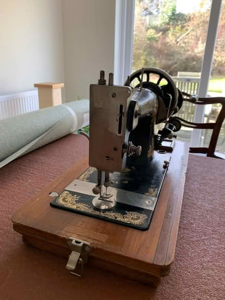 Photo of free Vintage Frister & Rossman Sewing Machine (Reydon IP18) #2