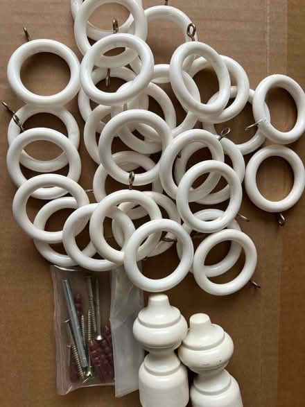 Photo of free White Wooden Curtain Pole 3m x 28mm (CT12) #1