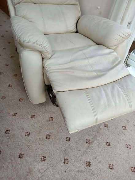 Photo of free Reclining Leather Armchair (BD18) #4