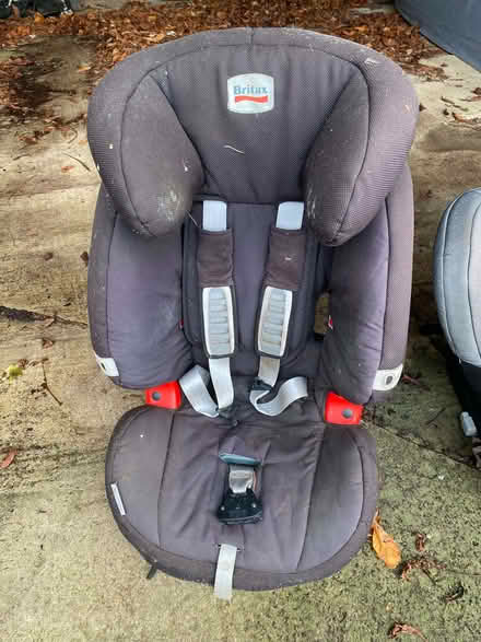 Photo of free 2 isofix kids' car seats, 1 non-isofix (Wormleighton CV47) #2