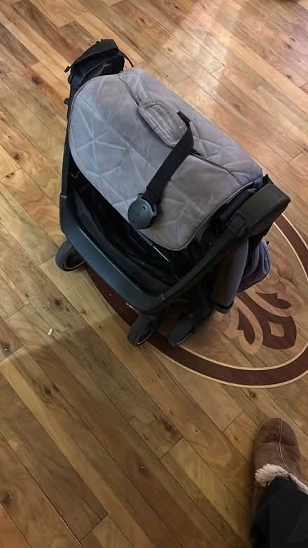 Photo of free Silver cross foldable pram (Brentwood Cm15 8qs) #2