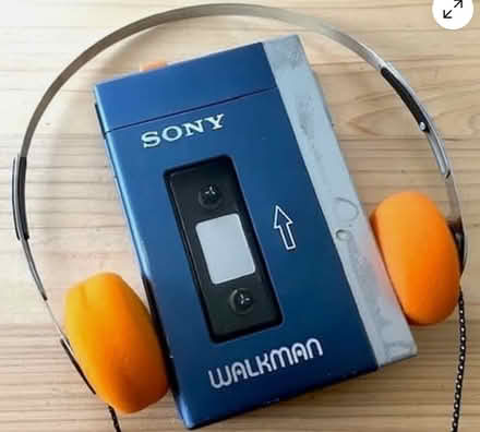 Photo of Cassette player/Walkman (Long Lawford CV23) #1