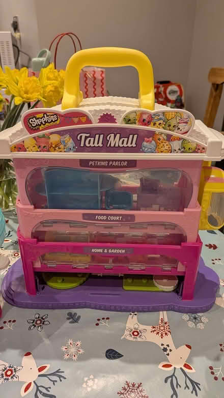 Photo of free Shopkins 'Tall Mall's toy (Knighton LE2) #1