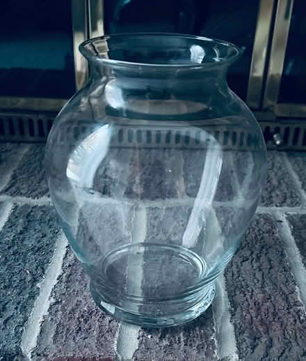 Photo of free Vase 2 (Erin Mills) #1