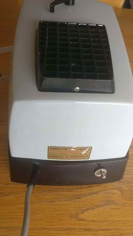 Photo of free Gnome Classic 305 slide projector, 1960s (Penicuik EH26) #3