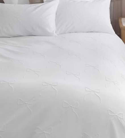 Photo of King Size Bedding (Aigburth L17) #1