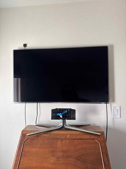 Photo of free 47” Samsung smart Tv (Foster City) #1