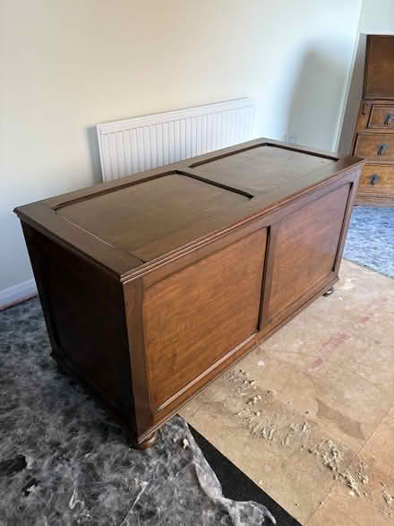 Photo of free blanket chest (Bradley HD2) #1