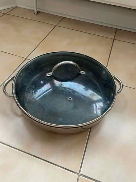 Photo of free 30cm Vinniers Pot (New Malden/SW20) #1