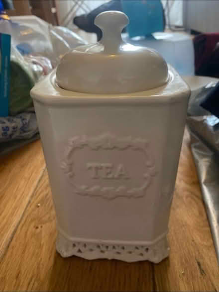 Photo of free Ceramic Tea Caddy (Cheshunt En8) #1