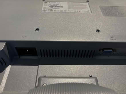 Photo of free flat screen PC monitor (Washington RH20) #2