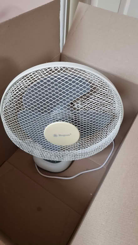 Photo of free Household air circulating electric fan. (Enfield EN2) #1