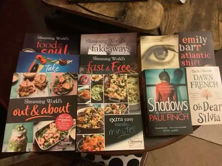 Photo of free Slimming World cookbooks and four fiction novels (Blacklands TN34) #1