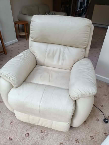 Photo of free Reclining Leather Armchair (BD18) #1