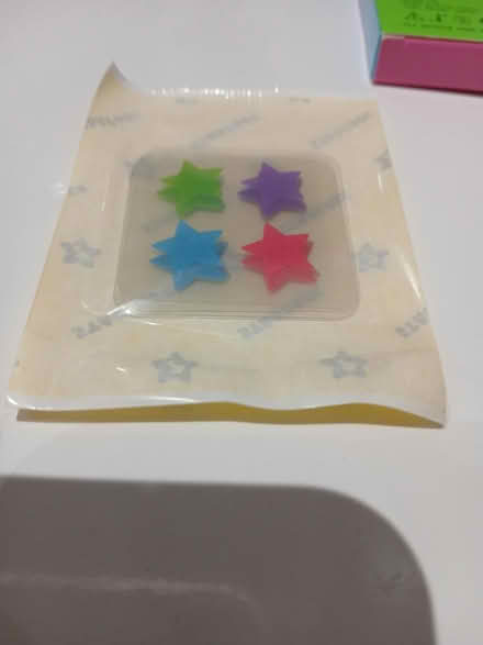 Photo of free 'Starface' spot stickers (E3) #3