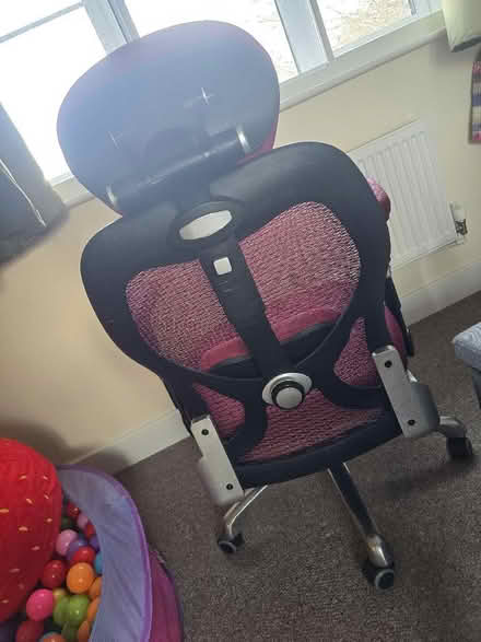 Photo of free Office chair (Hersham KT12) #4