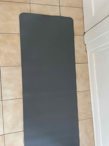 Photo of free NIKE Yoga Mat (New Malden/SW20) #2
