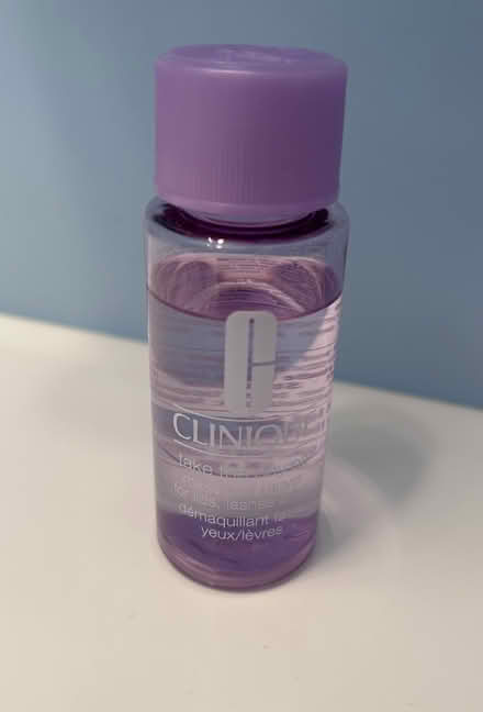 Photo of free Clinique MakeUp Remover (Erin Mills) #2