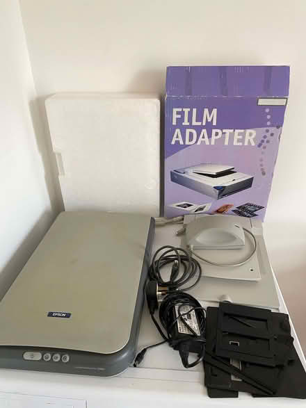 Photo of free epson perfection 1260 flatbed scanner j121a with film adapte (Broadwater BN14) #2
