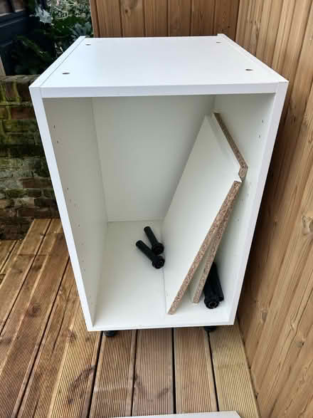 Photo of free 450mm wide base cabinet (Hackney E8) #3
