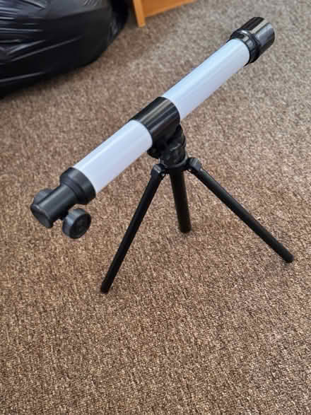 Photo of free Telescopic tripod stand (Hemel Hempstead HP2) #3