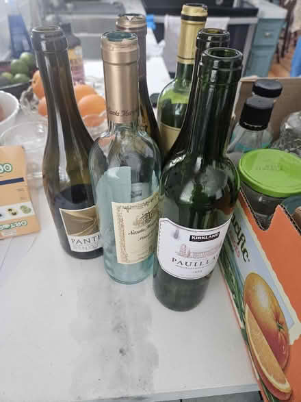 Photo of free Box of glass jars (Southfield Rd near Home Depot) #3