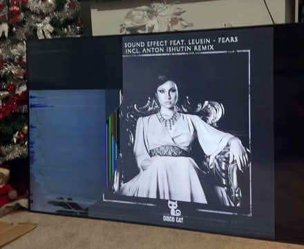 Photo of free 85 inch Smart Samsung Big tv (Elm Park) #3