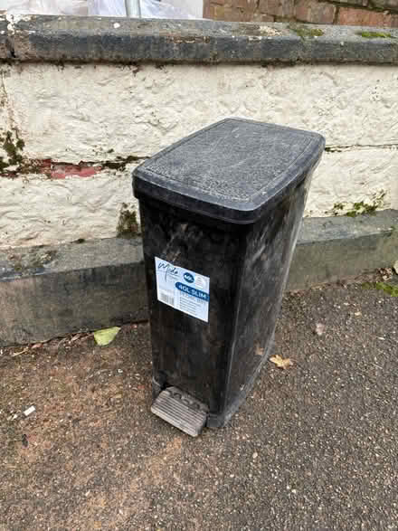 Photo of free Black pedal pin (Lewisham) #1