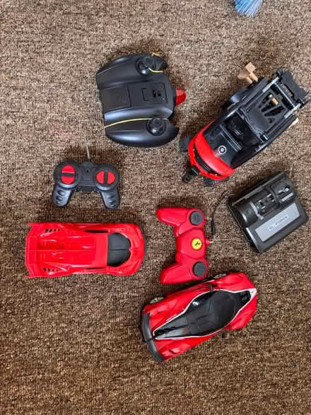 Photo of free remote control cars and controllers (Hemel Hempstead HP2) #2