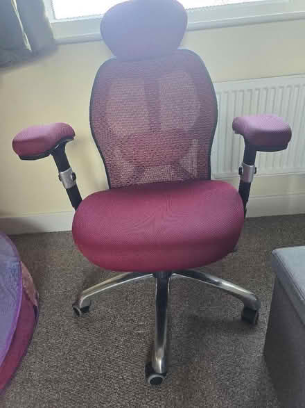 Photo of free Office chair (Hersham KT12) #2