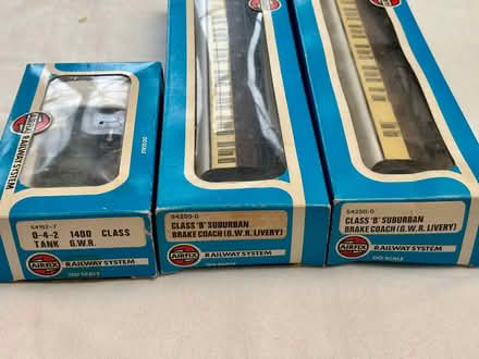 Photo of free Airfix 00 loco and suburban coaches (Ross-on-Wye HR9) #3