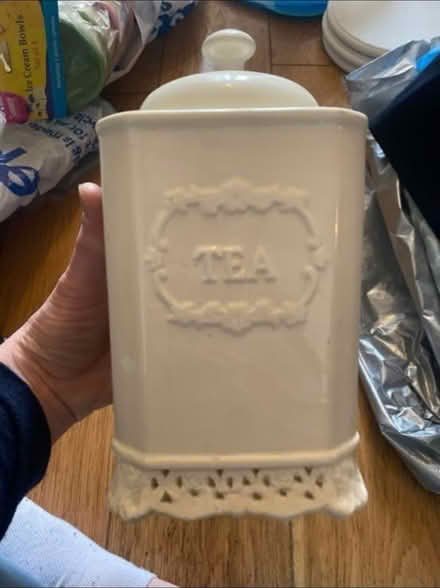 Photo of free Ceramic Tea Caddy (Cheshunt En8) #3