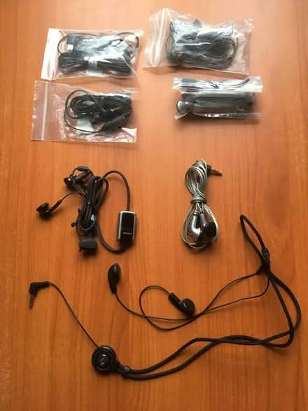 Photo of free 7 sets Wired Earphones (Upper Wortley, LEEDS LS12) #1