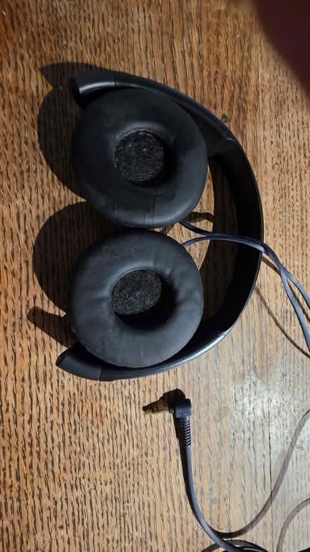 Photo of free Sony Corded Headphones (Inchbrook GL6) #2