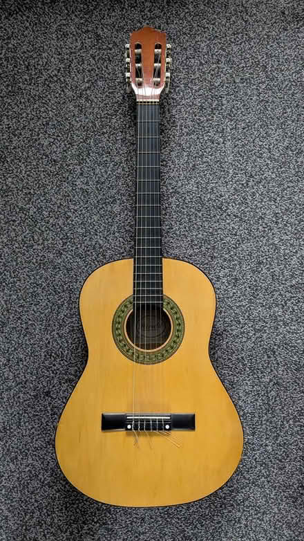 Photo of free Classical Guitar (Meersbrook) #1