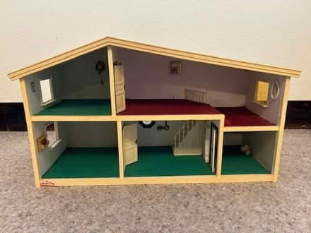 Photo of free Dolls House (The Highlands TN39) #1