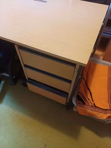 Photo of free Desk (Chalfont St Giles HP8) #3