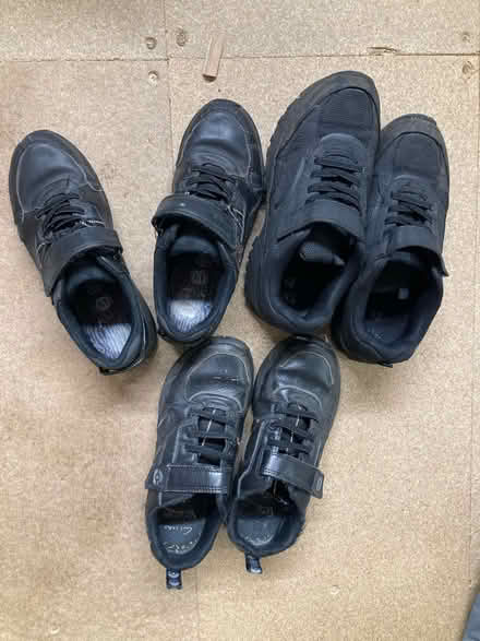 Photo of free School shoes - 3, 31/2, 4 (CB3 0GP) #1
