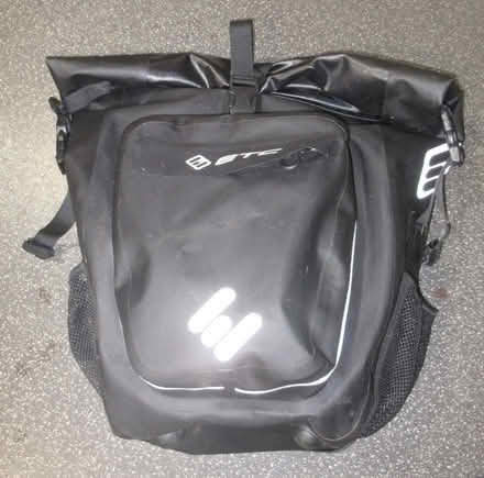Photo of free ETC single waterproof rolltop bicycle pannier - VGC (Kingsway) #3