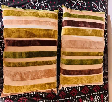 Photo of free Variety of cushions & roll pillow (Hemel Hempstead HP2) #1